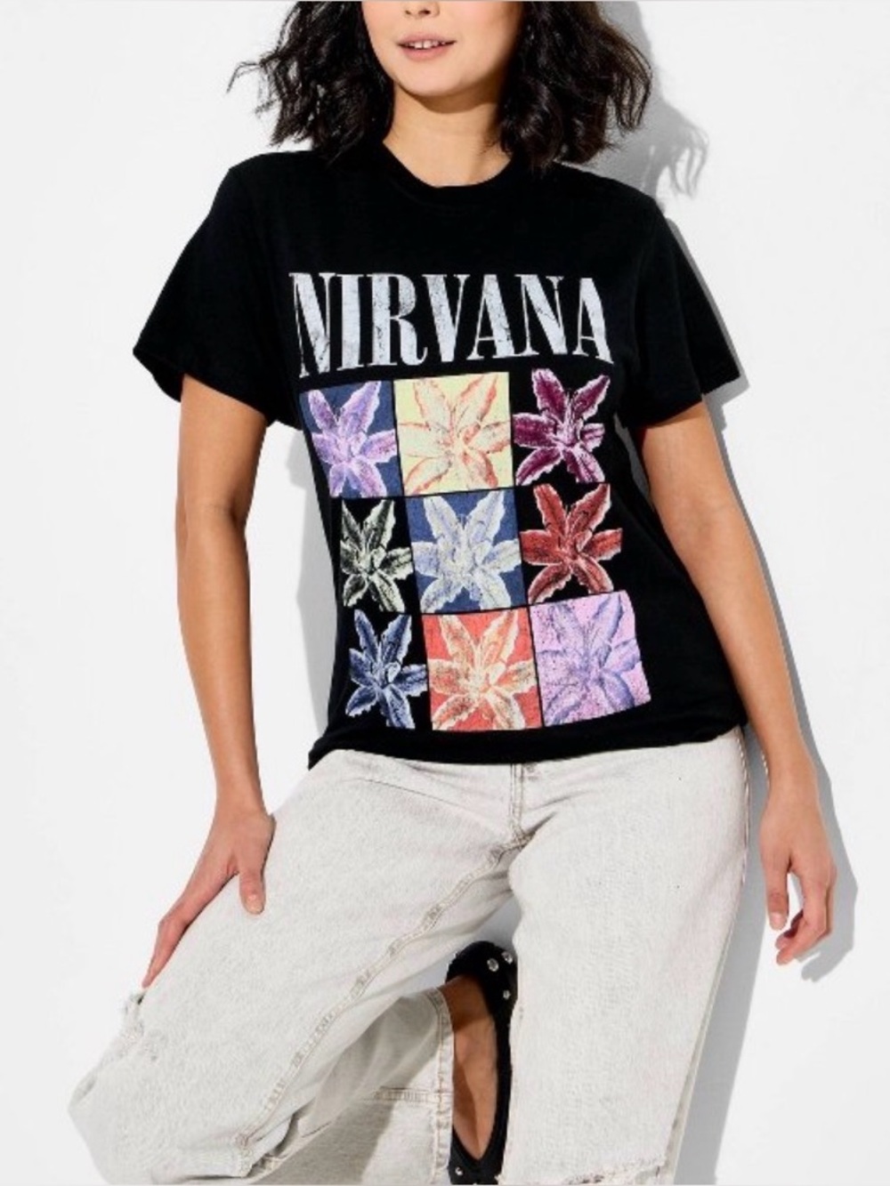 Nirvana Short Sleeve Graphic T-Shirt Sz Large - NWT